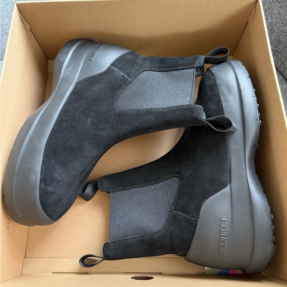 Moon Boot Luna Chelsea Suede - Picture 1 of 9